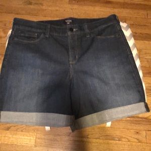 High wasted Jean shorts